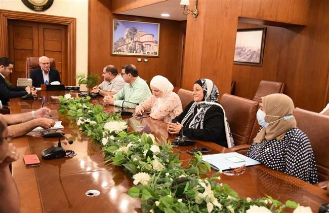محافظ بورسعيد يوجه بتكثيف سير الأعمال بعدد من المشروعات بحي الضواحي