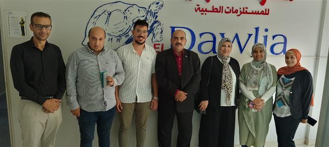 وزارة العمل: جولة في شركة مستلزمات طبية بالإسماعيلية لتعزيز علاقات العمل