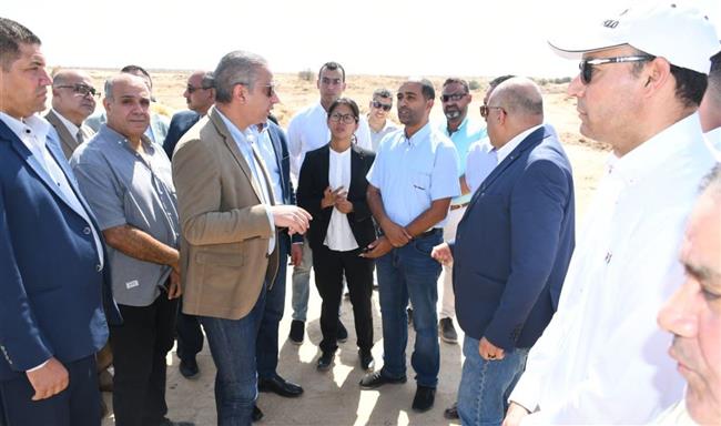محافظ الفيوم يتفقد مع وفد شركة "يازاكي" موقع مصنع الضفائر الكهربائية للسيارات