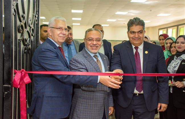 رئيس جامعة طنطا يفتتح مركز الاختبارات الالكترونية الجديد بكلية الطب