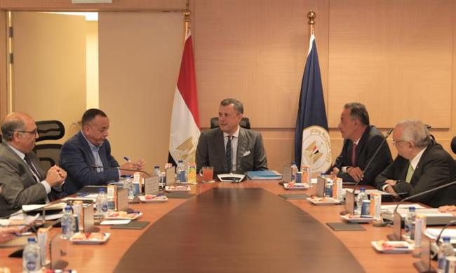 وزير السياحة والآثار يترأس اجتماع المجلس الأعلى للآثار