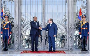 دبلوماسي سابق: مصر ملتزمة بوحدة أراضى واستقلال السودان