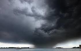   العاصفة "إداليا" تشتد فوق خليج المكسيك 