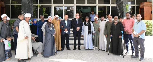 محافظ قنا يستقبل الفوج الـ4 من ذوي الهمم ممن تسلموا أطرافًا صناعية