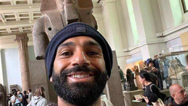 «مطلوب منك 200 ألف».. رسالة زاهى حواس لـ محمد صلاح وعلاقته بسرقة رأس نفرتيتي 