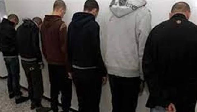 ضبط 8 أشخاص بالجيزة لقيامهم بانتحال صفة رجال شرطة للنصب على شخصين