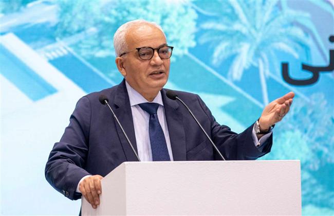 وزير التعليم يصدر كتابًا دوريًا لتسهيل التحويل لمدارس بدر والعاصمة الإدارية