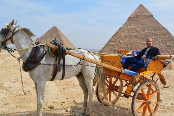 خبير آثار: يجب الرجوع إلى اليونسكو قبل تنفيذ مشروع تليفريك الأهرامات