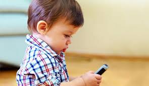   دراسة تكشف: العلاقة بين مواقع التواصل الاجتماعى وامتناع الأطفال عن الطعام