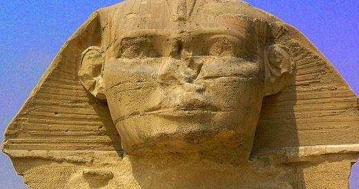عالم آثار يكشف عن سر كسر رقاب وأنوف التماثيل بمصر القديمة