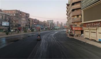 استمرار أعمال الرصف والتطوير بشوارع المحلة الكبرى