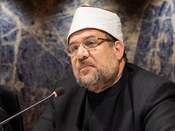 وزير الأوقاف يتفقد آثار حريق نشب بمبنى الوزارة