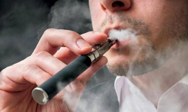 هل يسبب تدخين السجائر الالكترونية أضرارا صحية؟