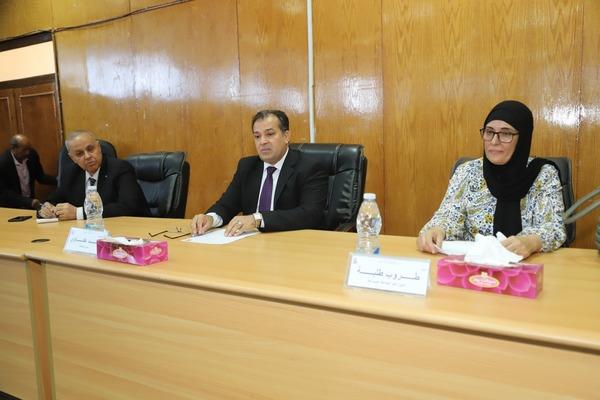 رئيس جامعة جنوب الوادى يلتقى بأمناء كليات الجامعة