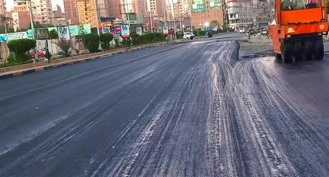 الغربية.. استمرار أعمال رصف شارع البحر بالمحلة الكبرى