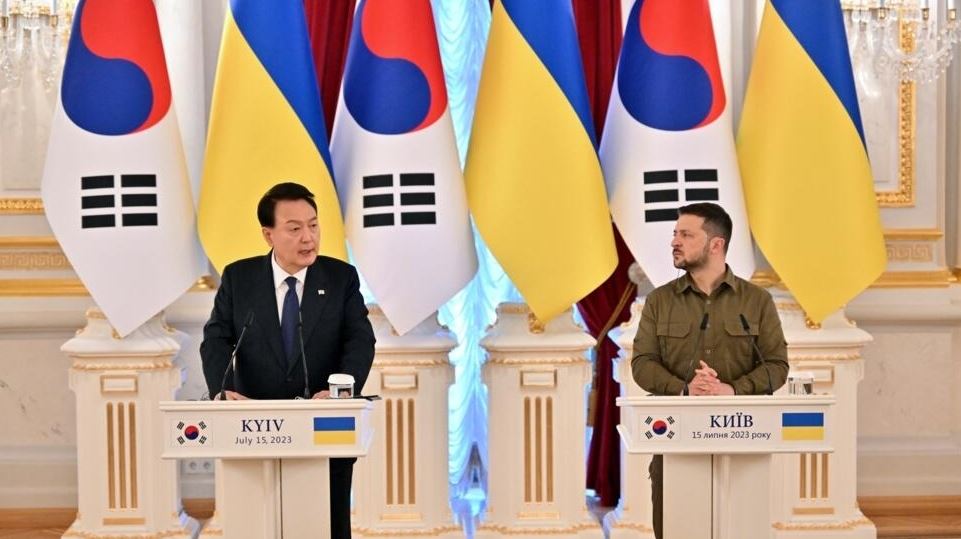 كوريا الجنوبية تسمح لرجال الأعمال بزيارة أوكرانيا للمشاركة في مشاريع إعادة الإعمار