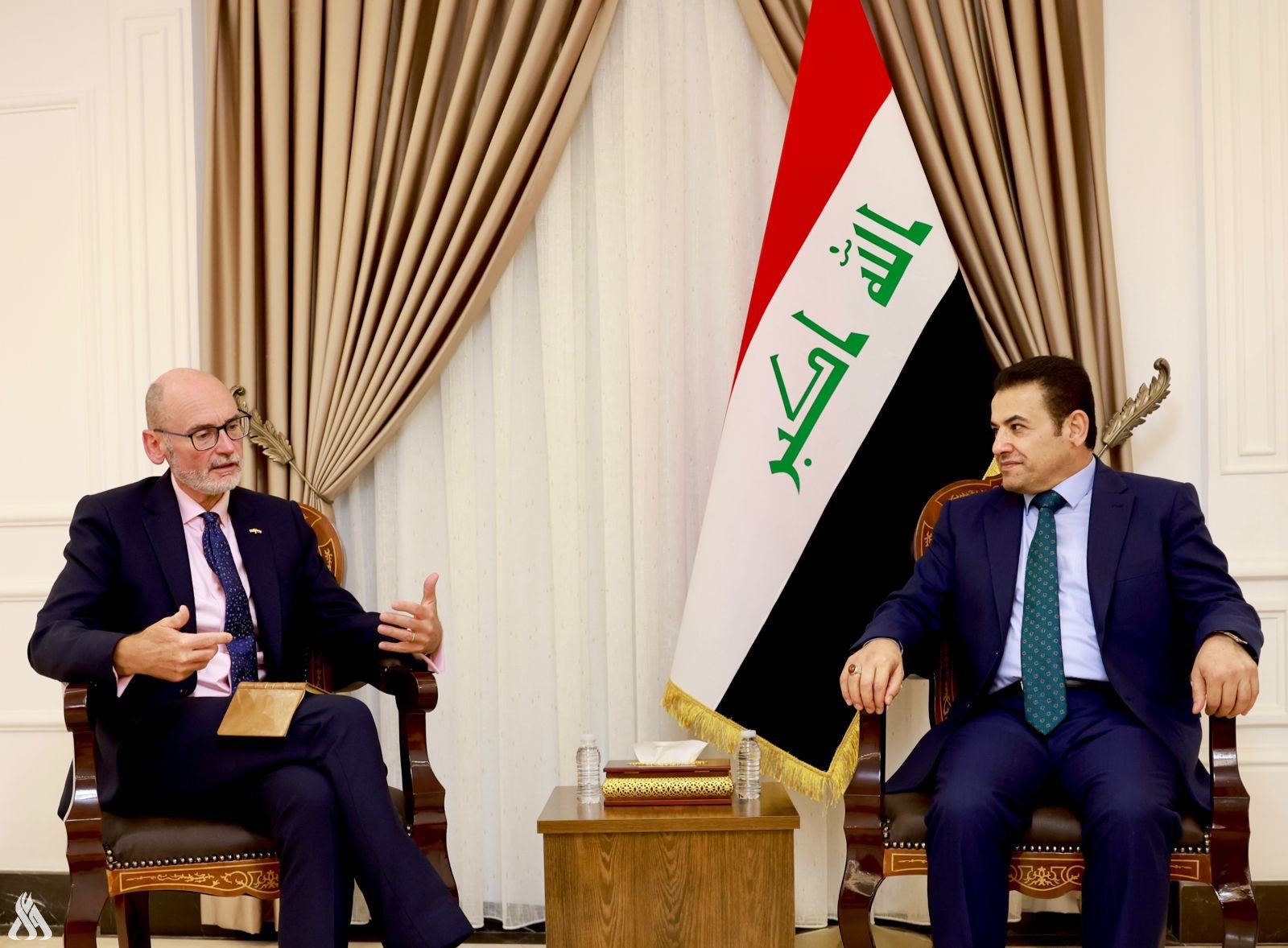 مستشار الأمن القومي العراقي لـ سفير يريطانيا: يجب تفكيك مخيم الهول السوري