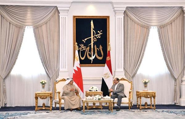 صحف بحرينية تبرز لقاء الرئيس السيسي والملك حمد بن عيسى ‬بالعلمين