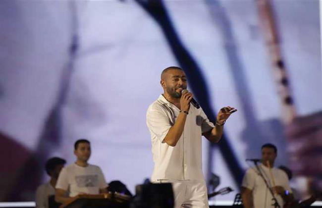 تامر عاشور يتصدر تريند تويتر بحفله في العلمين الجديدة