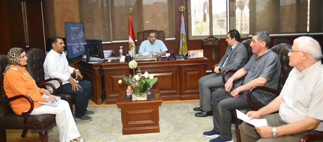 محافظ الغربية يبحث الاستفادة من الأراضي غير المستغلة لإنشاء مشروعات جديدة