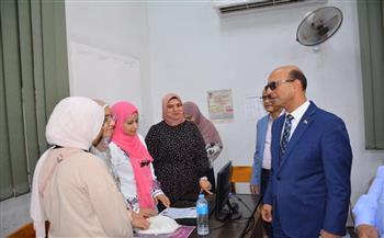 رئيس جامعة أسيوط يتفقد أعمال مكتب التنسيق الإلكتروني
