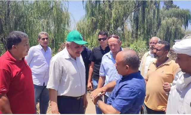 وكيل زراعة الغربية يفحص شكوى مزارعي قرية "البنوان" بالمحلة الكبرى