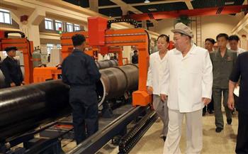   الزعيم الكوري الشمالي يتفقد مصانع الأسلحة الرئيسية في البلاد
