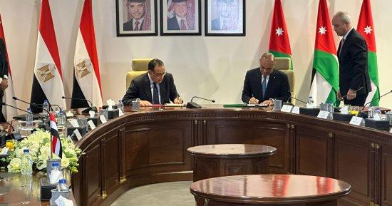 رئيسا وزراء مصر والأردن يشهدان توقيع 12 وثيقة في مجالات تعزيز التعاون الثنائي