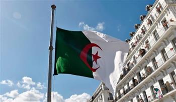   الدفاع الجزائرية: إرهابي كان ينشط بمنطقة الساحل الإفريقي يسلم نفسه