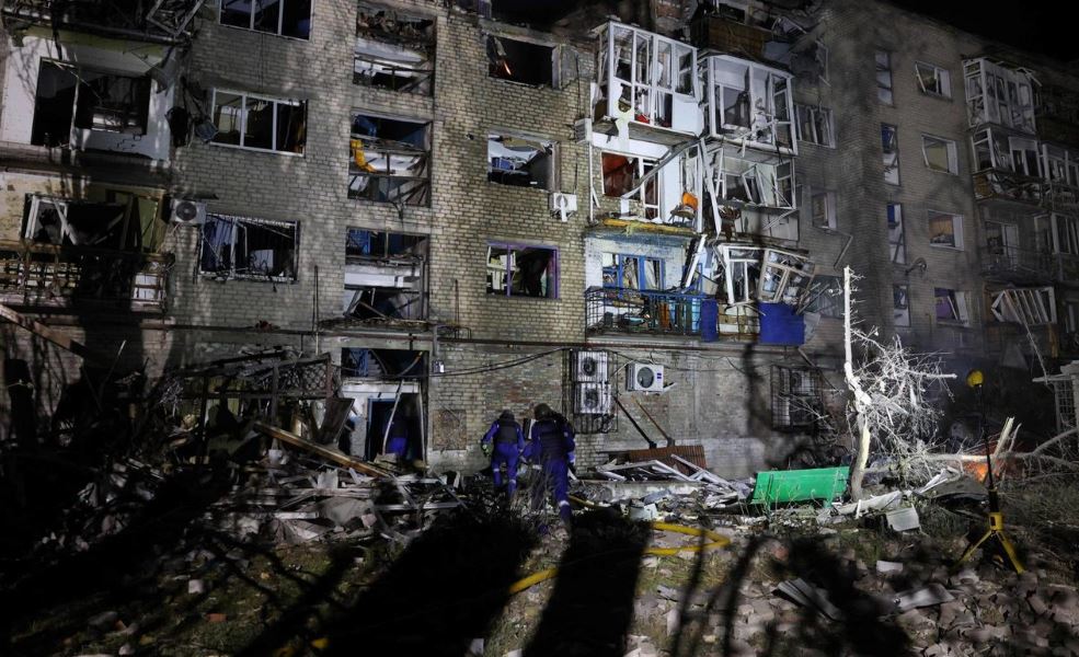 8 قتلى بقصف روسى استهدف مبنى فى شرق أوكرانيا