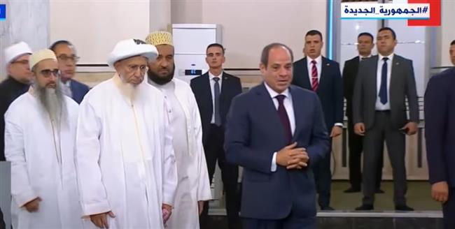الرئيس السيسي يتفقد مسجد السيدة نفسية بعد تطويره