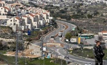   الاحتلال الإسرائيلي يستولى على أرض لصالح الاستيطان ويوقف بناء منازل بالضفة 