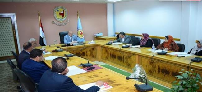 «النعماني» يناقش استعدادات المدن الجامعية بجامعة سوهاج للعام الدراسي الجديد