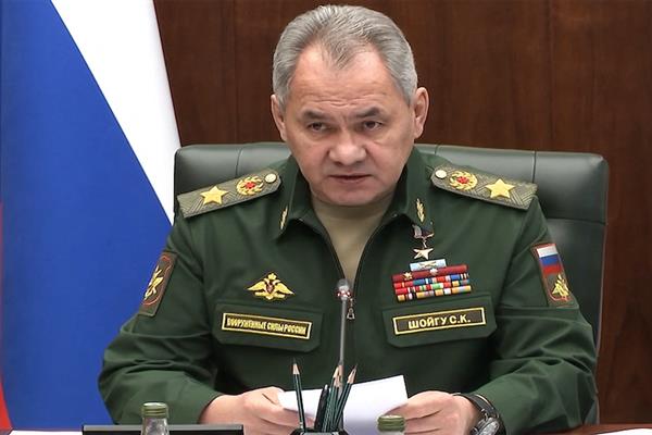 يشنون حربا.. وزير الدفاع الروسي يهدد «الناتو« بعد نشر قوات على حدود بلاده