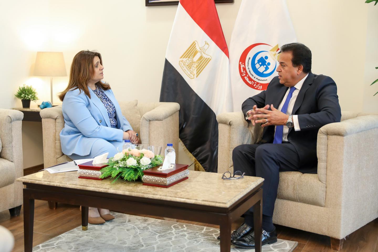 وزير الصحة يبحث مع وزيرة الهجرة آليات تنفيذ مطالب الأطباء المصريين بالخارج
