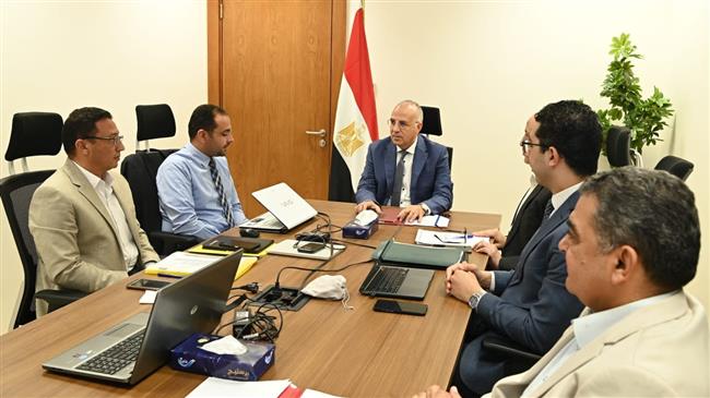 وزير الري يؤكد أهمية جمع المخلفات الملوثة للمجاري المائية والتعامل معها بشكل آمن