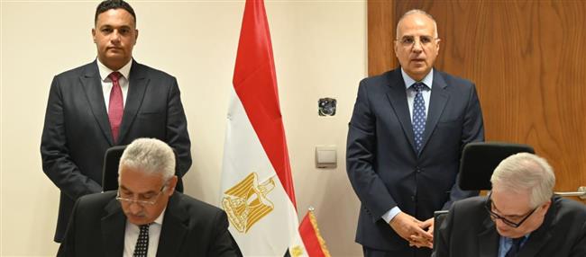 وزير الري ومحافظ الدقهلية يوقعان بروتوكولا تعاونا 