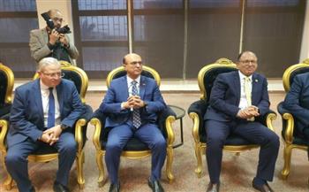   رئيس جامعة أسيوط يشهد افتتاح اسبوع شباب الجامعات والمعاهد بجامعة حلوان