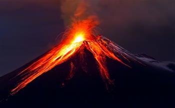   ثوران بركان "آناك كراكاتو" في أندونيسيا