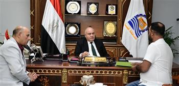 " الداودي " يستقبل 120 مواطنا بمكتبه لبحث شكواهم بقنا