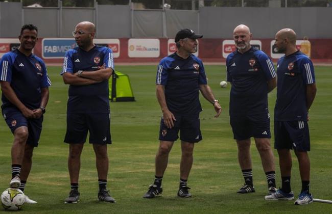 السوبر الإفريقي| كولر يجتمع بالجهاز الفني استعدادا لمواجهة اتحاد العاصمة