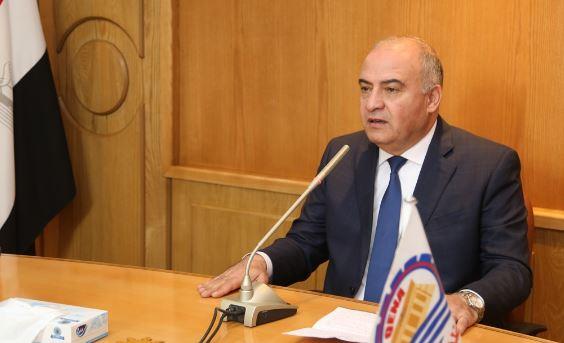 محافظ قنا: لدينا كفاءات وعناصر متميزة ويجب الاستفادة منهم في تحسين بيئة العمل