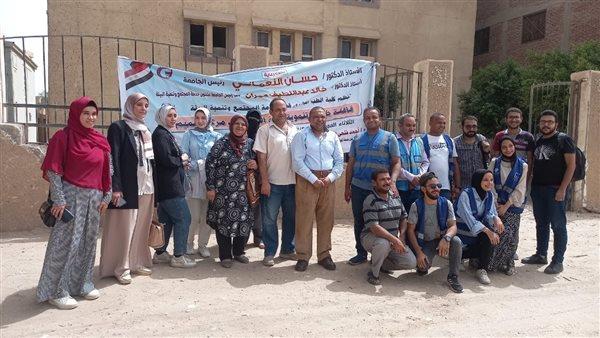 مبادرة حياة كريمة.. جامعة سوهاج تطلق قافلتها التنموية لقرية الديابات