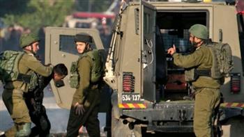   قوات الاحتلال الإسرائيلي تعتقل 14 مواطنا من الضفة الغربية وقطاع غزة
