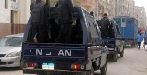 ضبط 4 تجار يخبئون النقد الأجنبى داخل "استبن" سيارة بأسيوط والجيزة
