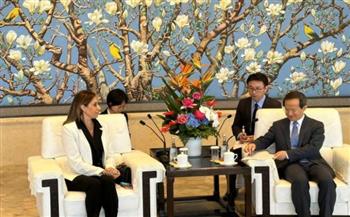   وزيرة الثقافة تلتقي عُمدة بكين وتبحث تكثيف التعاون الثقافي بين البلدين