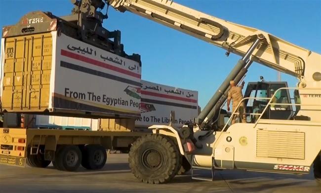 تنفيذا لتوجيهات الرئيس.. مصر تقدم مئات الأطنان من المساعدات الإنسانية إلى الشعب الليبى