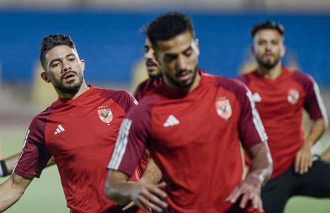 مران بدني خفيف للاعبي الأهلي بفندق الإقامة