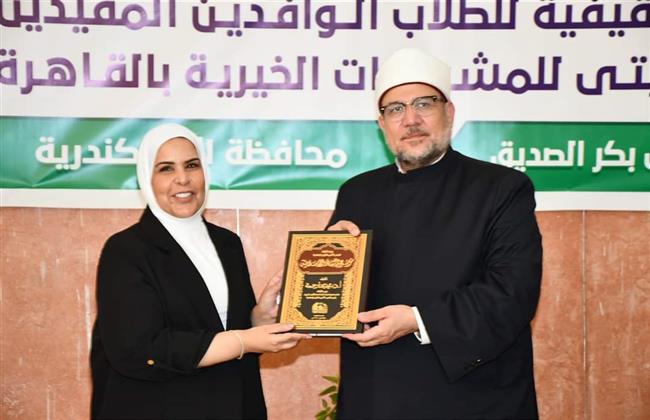  وزير الأوقاف وسفيرا الكويت وإندونيسيا يكرمون المتفوقين من طلاب إندونيسيا