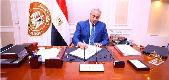 "العمل" تدعو العاملين بالمنشآت التعليمية وأولياء الأمور لندوة توعية الأسبوع المُقبل